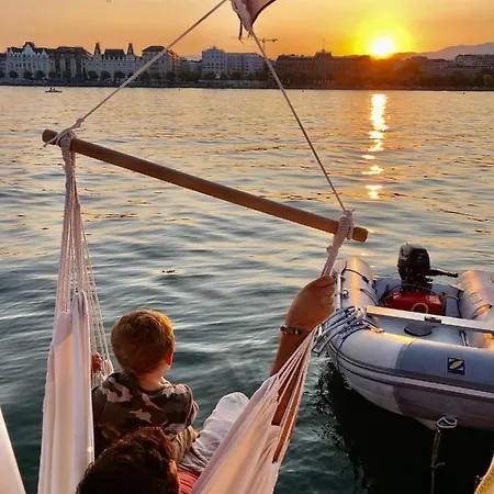 Hotel na wodzie Homeboat-bateau
