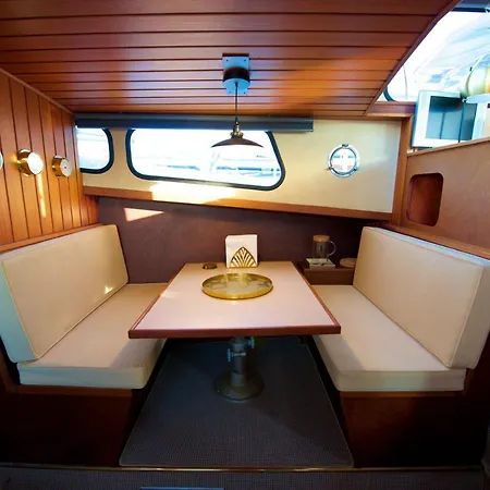 Hotel na wodzie Homeboat-bateau 4*