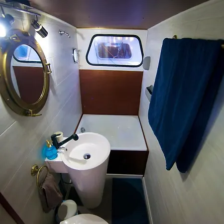 Homeboat-bateau Hotel na wodzie Genewa